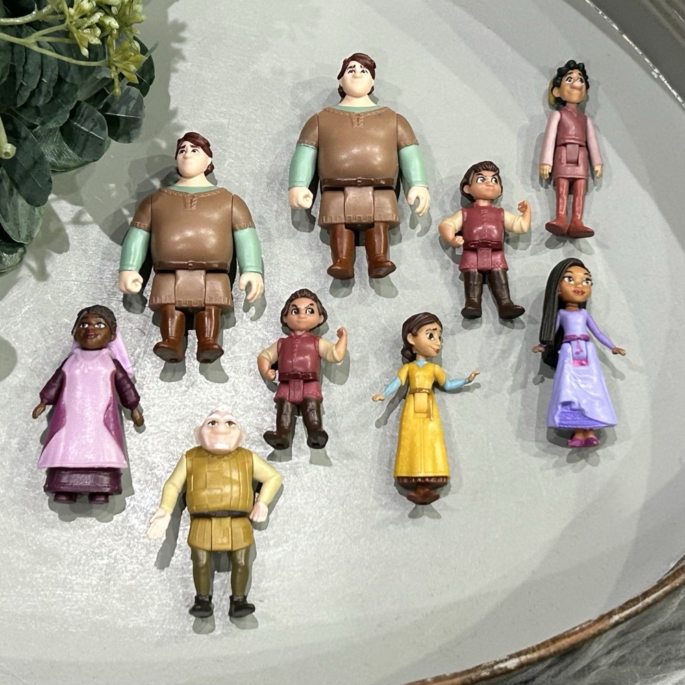 Disney Wish Kingdom of Rosas Posable Mini Character Doll Set Of 9